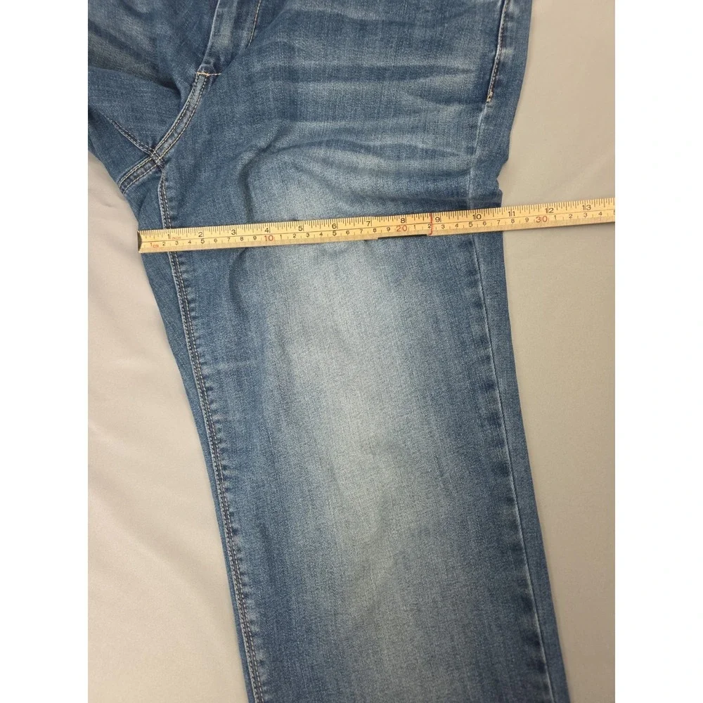 Chico's Platinum Denim Capri Jeans Size Measure: 33x24 Embelished Cuffed Cropped